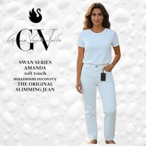 Gloria Vanderbilt NWT AMANDA Vintage White stretch slimming jeans Size: 8